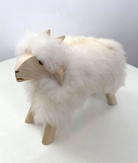 Ovečka z ovčieho rúna - malá 23x12x27 cm